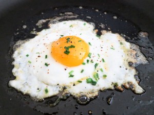 fried eggs-703904_1280